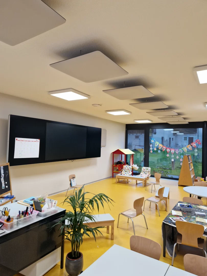 Panneau acoustique pour plafond - CHEVRON - The Acoustics Company SAS -  suspendu / en fibre de polyester / rectangulaire